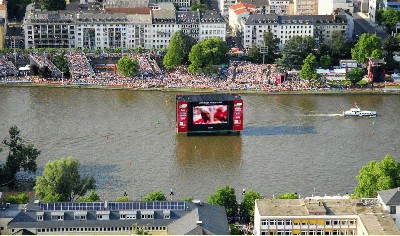 frankfurt_fans_02.jpg