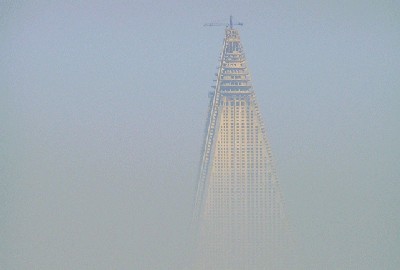 Ryugyong_Hotel_4.jpg