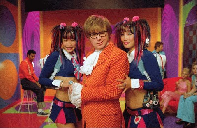 austin_powers_withthetwins.jpg