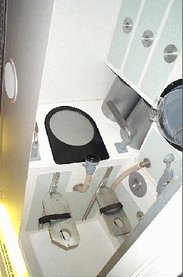 tualetas_kosmosas_space_shuttle_01.jpg