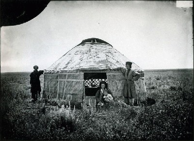 Kirkizu_kibitka,1894.jpg
