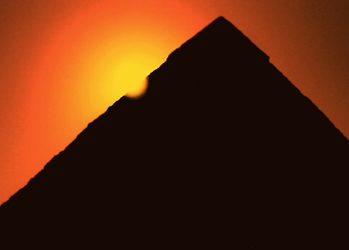 Sunset behind the Pyramid of Khafre.jpg