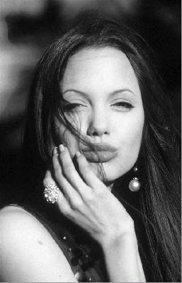 angelina_jolie_13.jpg