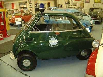 bmw_isetta_police_01.jpg