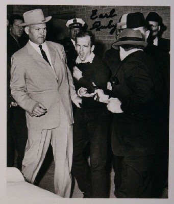 Jack_Ruby-Lee_Harvey_Oswald-1963.jpg