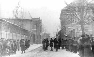 9.Virs Prefekturos pakeliama Lietuvos veliava 1923 m. sausio 20 d.jpg