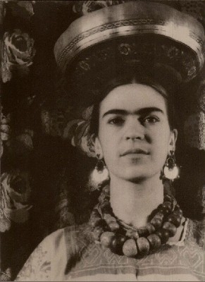 1932_frida_kahlo.jpg