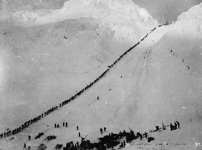 Miners_climb_Chilkoot_Alaska_1897.jpg