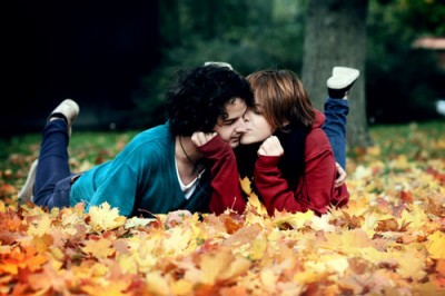 love,nature,kiss,man,woman,autumn-482d1728bb46e38056db00f67d603c9d_h.jpg