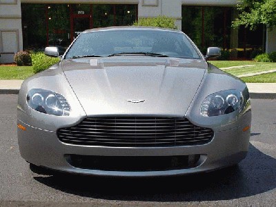 aston_martin_v8_vantage_02.jpg